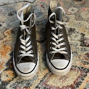 Grey converse